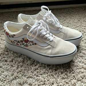 Vans Hi Top Floral Design tennis shoes